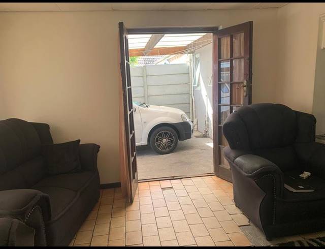 3 BEDROOM HOUSE FOR SALE IN WESTRIDGE